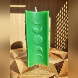 Moon phases green candle